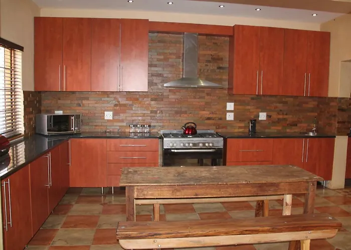 Hornbills Rest Country Home